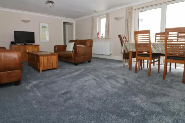 TOWN CENTRE apartment with parking