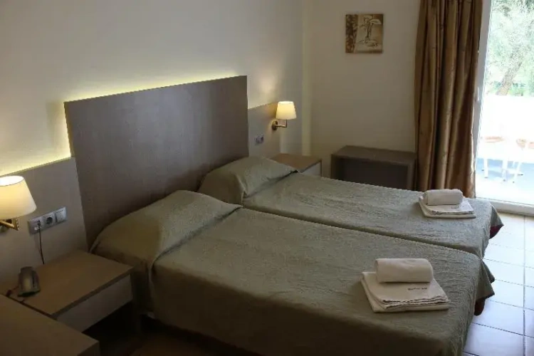 Standard Double room with balcony and with garden view