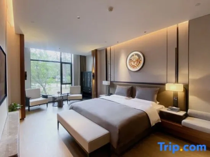 2 Bedrooms Deluxe Double Suite
