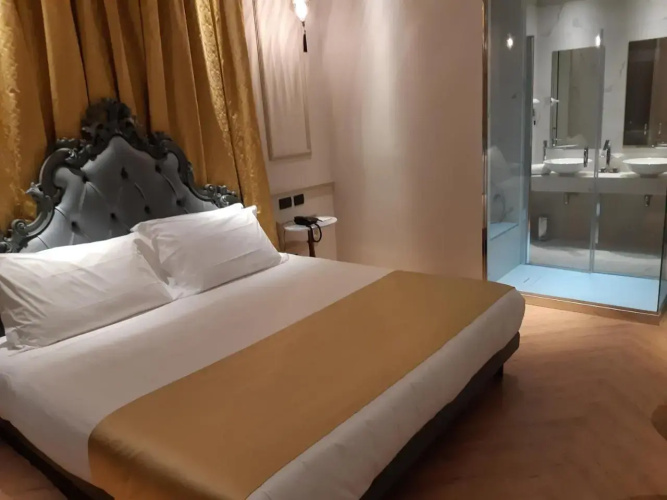 Egm Hotel