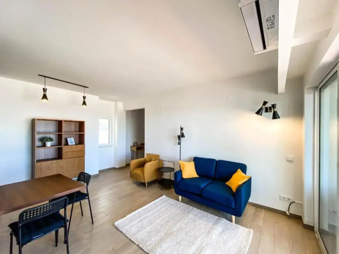 Balcony with Seaview - 1 Bed Apartment