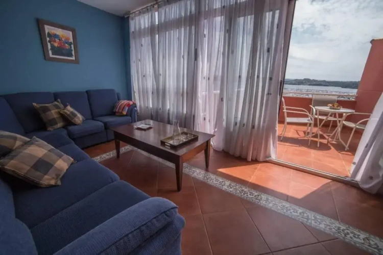 6 Bedrooms Cottage