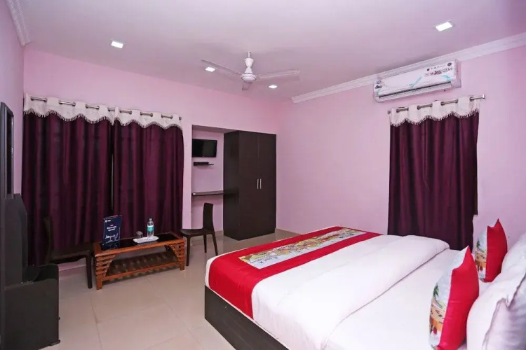 OYO 8740 Nayapalli