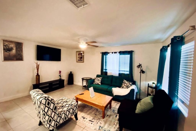 2 Bedrooms Cottage