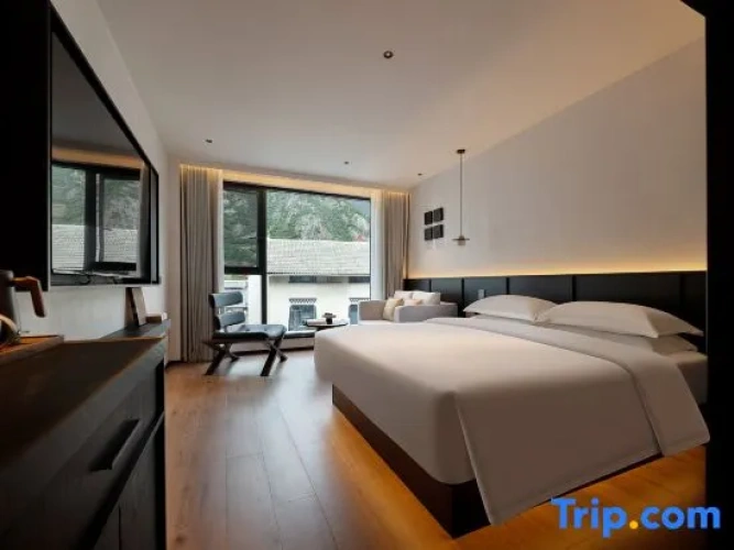 Standard Double room with view