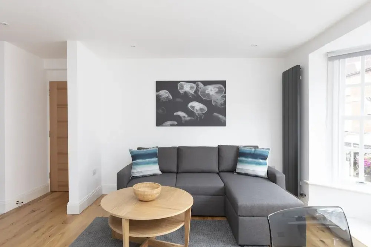 Hampden Apartments - The Louis
