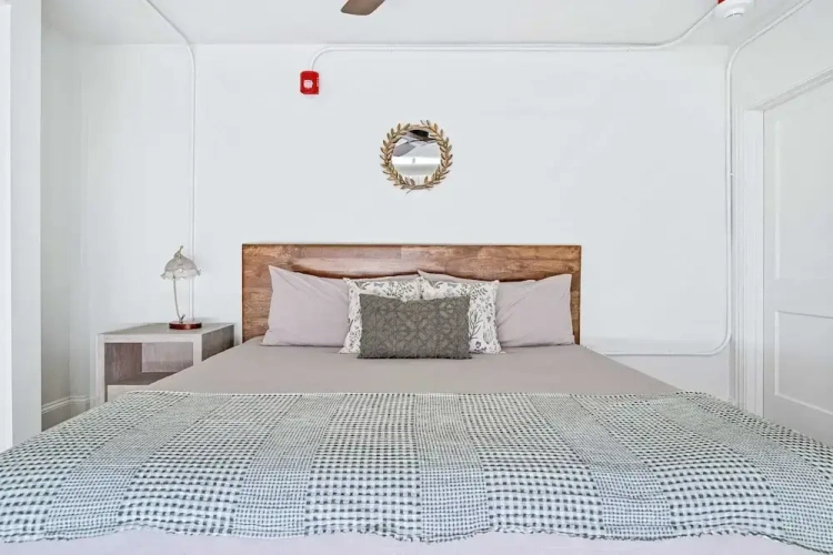Comfort room
