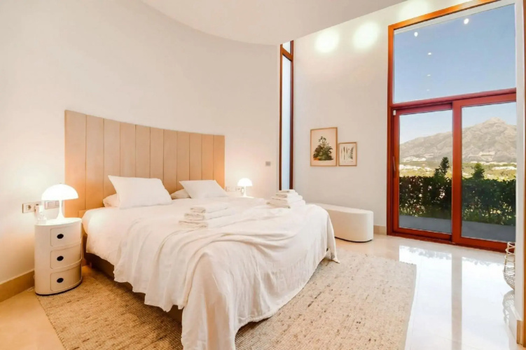30290 - Stunning Luxury Unique Villa
