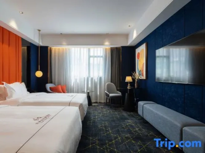 Luxury Twin Club room