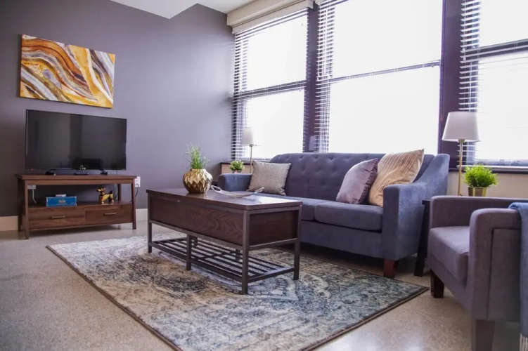 Bold Downtown 1BR Near Memorial Park