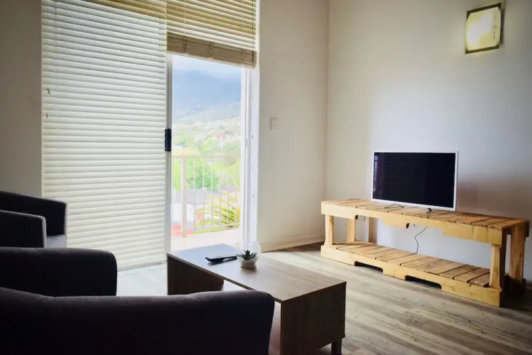 1 Bedroom Apartment With Table Mountain Views