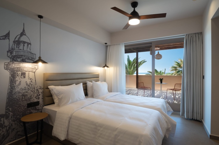 Deluxe Quadruple Family room
