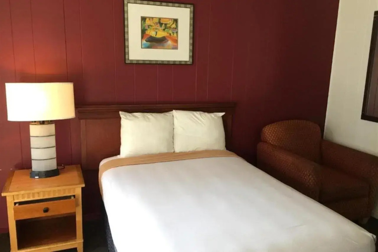 Holiday Lodge