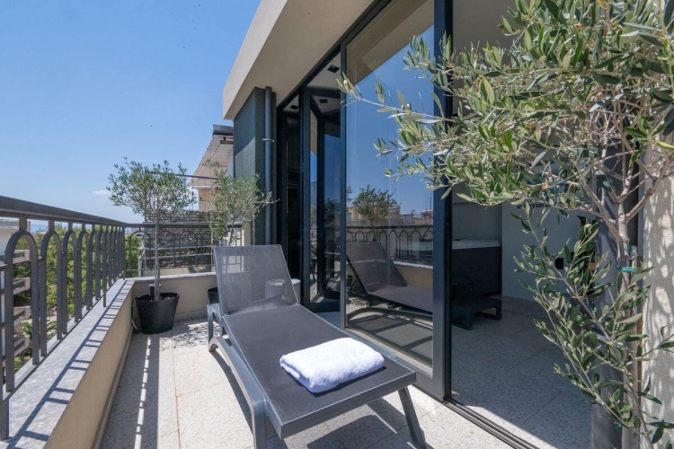 Penthouse Suite