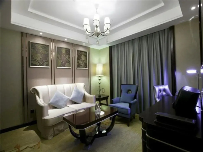 Yarrow Hotel