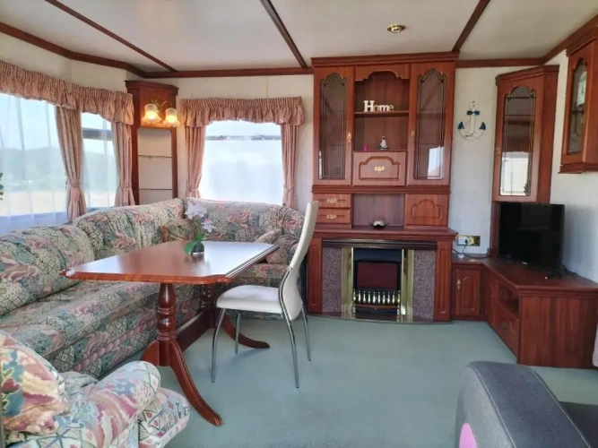 2 Bedrooms Cottage