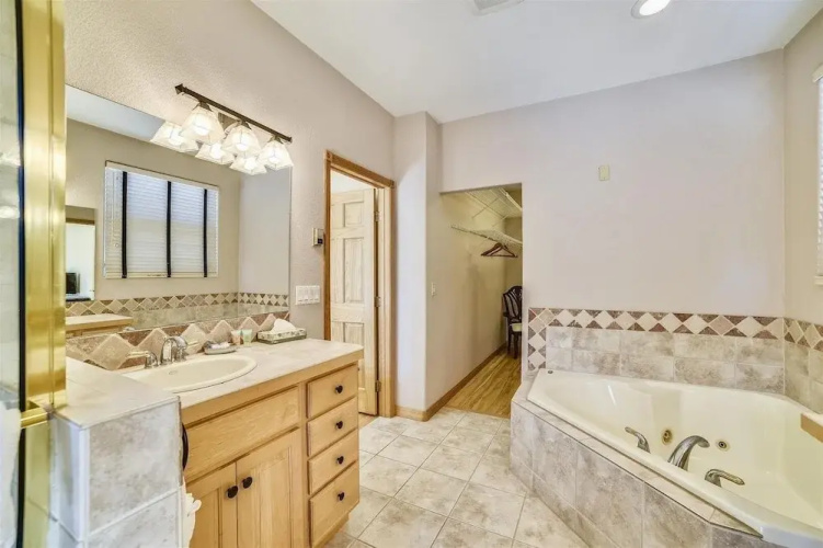 Larson Lane 217 - 4 Br Home