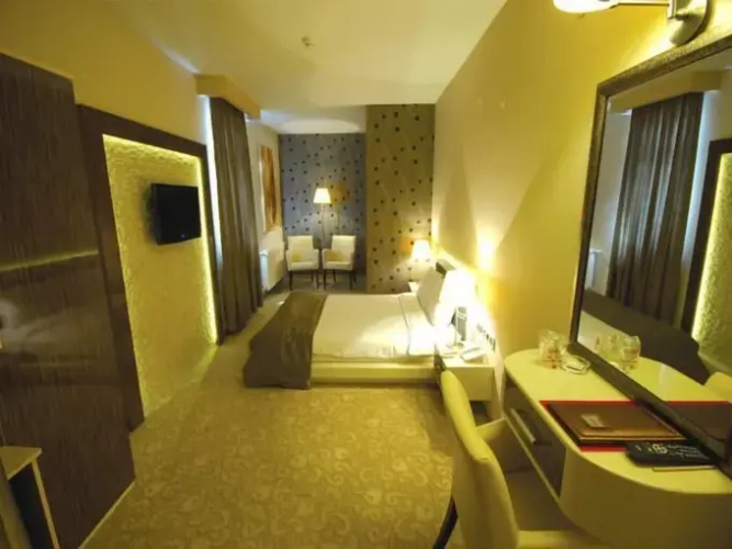 Hotel Ayata