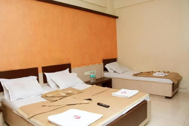 Hotel Sai Varsha