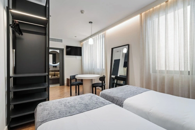 Deluxe Suite