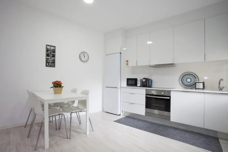 2 Bedrooms Apartment