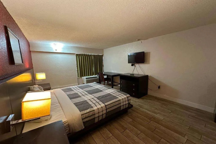 River Valley Inn & Suites