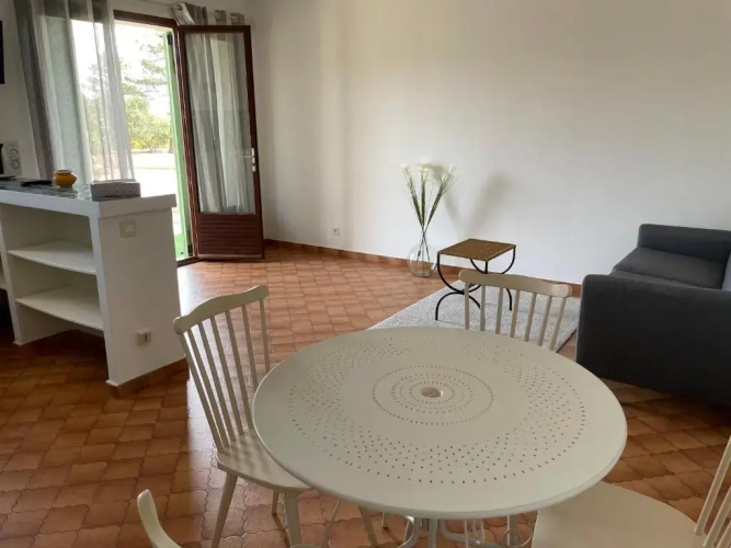 Appartement dans résidence avec piscine