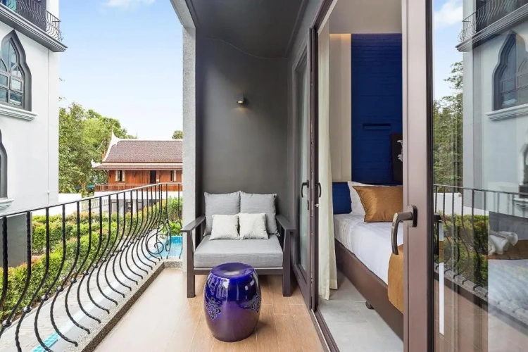 Deluxe Twin room with balcony