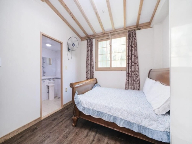 Taean SeIp Clover Pension