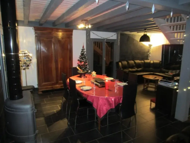 4 Bedrooms Cottage