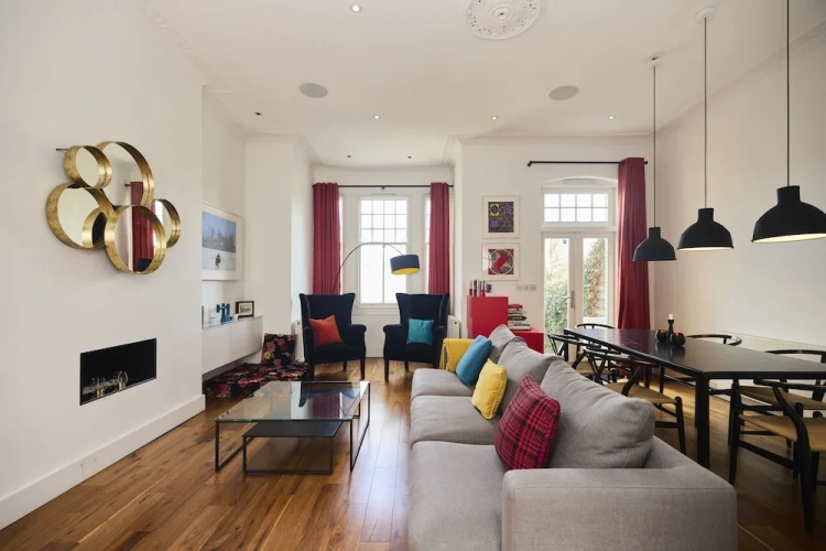 5 Bedrooms Cottage