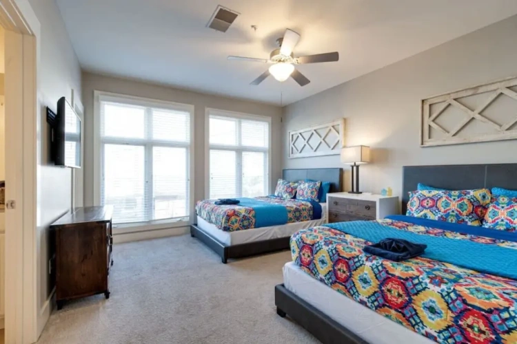 4 Bedrooms Standard Family room