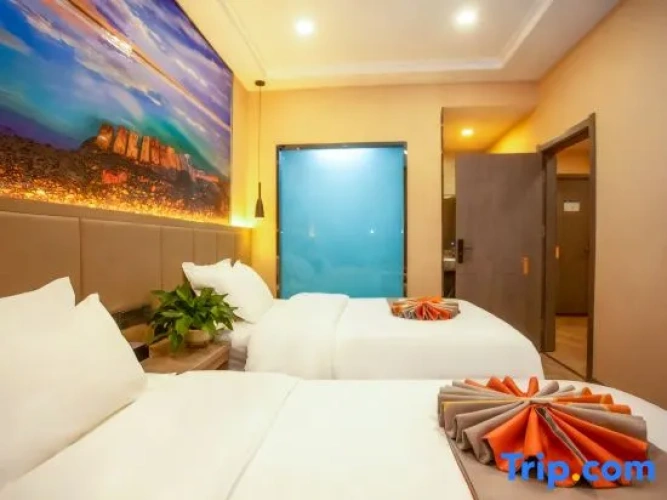 Deluxe Suite