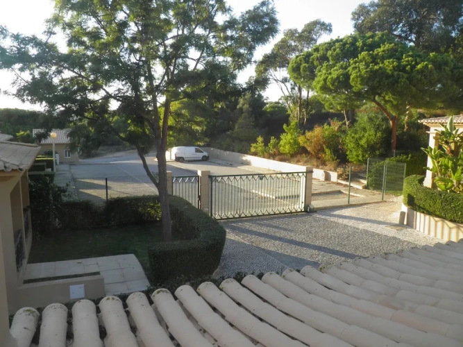 2 Bedrooms Villa