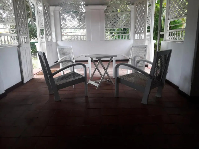 colonial bungalow