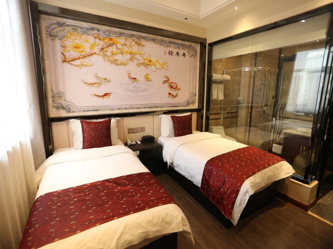 Standard Twin room with city view