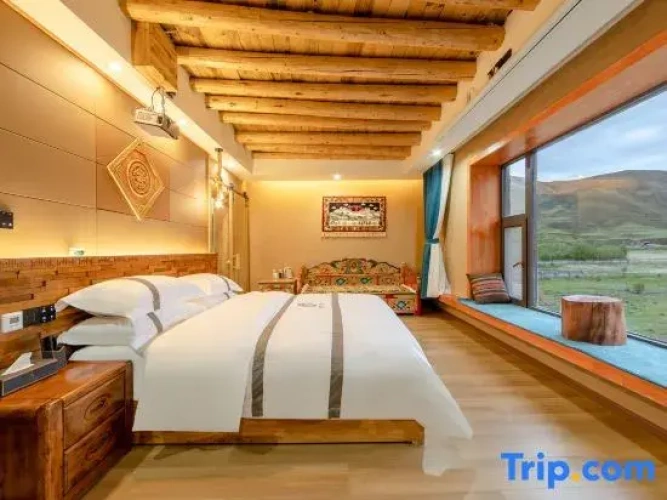 Deluxe Double Cottage with mountain view