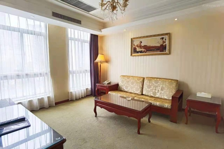 Deluxe Suite