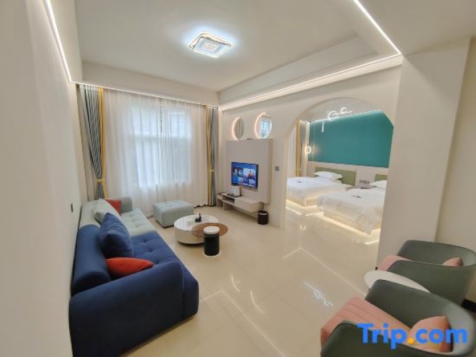 Deluxe Family Suite