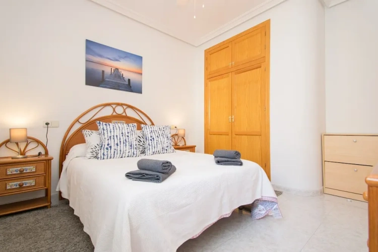 2 Bedrooms Apartment with balcony and beachfront