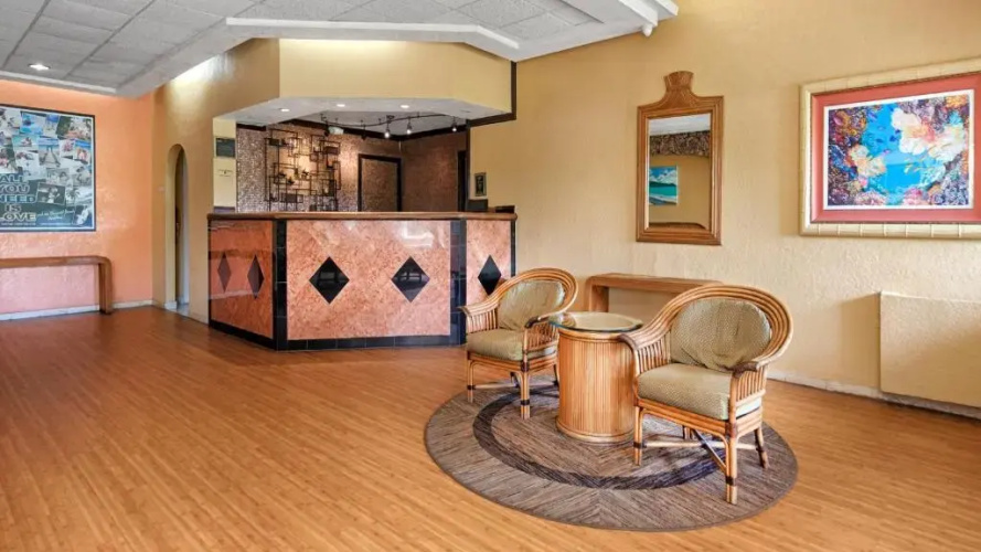 Lindbergh Bay Hotel and Villas