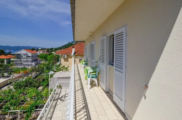 Apartment with balcony