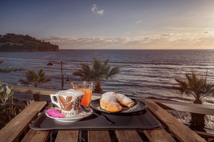 Deluxe Double room with sea view