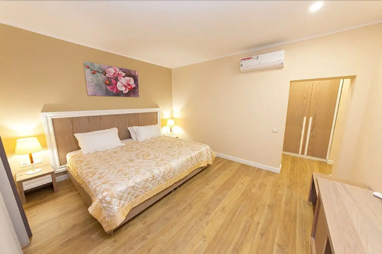 F&m Hotel