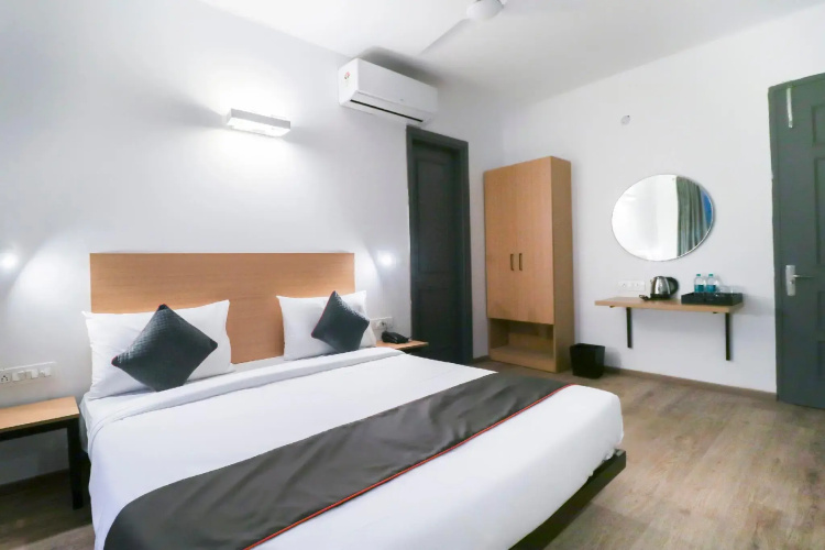 OYO Townhouse 588 Noida Sector 71