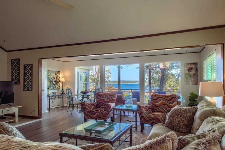 4 Bedrooms Cottage