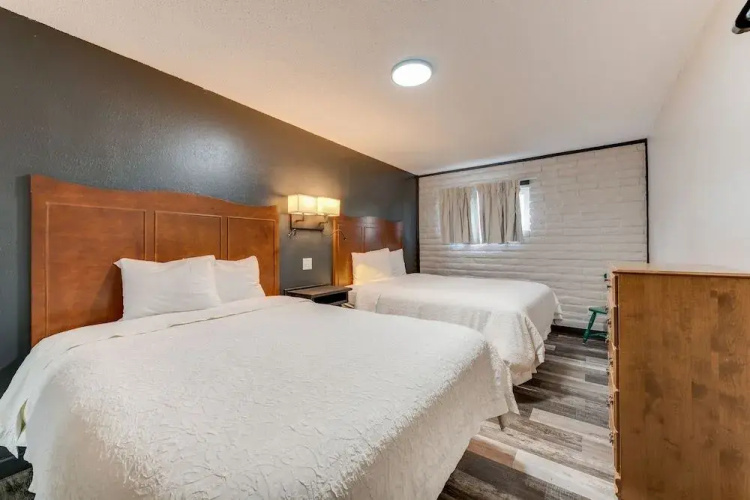 Dolores Mountain Inn