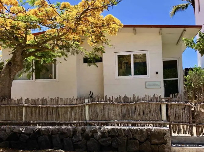Sandy Feet House