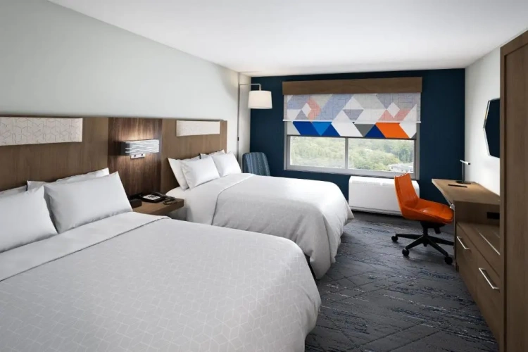 Quadruple Suite with river view