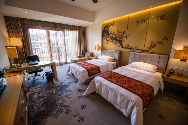 Standard Twin room with balcony and with garden view